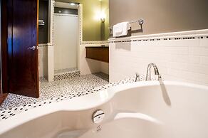 Hume Hotel & Spa