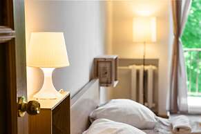 Downtown Forest Hostel & Camping