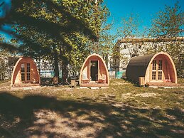 Downtown Forest Hostel & Camping