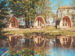 Downtown Forest Hostel & Camping