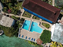 Hibiscus Lodge