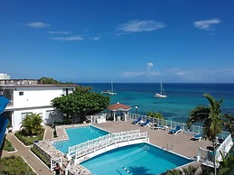 Hibiscus Lodge