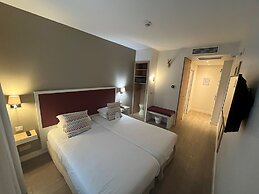 Kyriad Paris 18 - Porte de Clignancourt - Montmartre