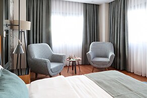 Expoist Hotel