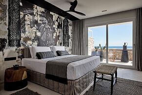 Artemis Seaside Resort
