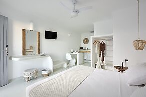 Artemis Seaside Resort