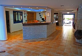 Myroandrou Beach Apartments