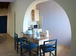 Myroandrou Beach Apartments