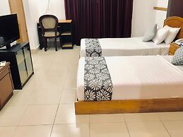 Hotel Tropical Daisy