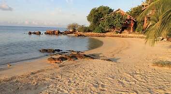 Moon Beach Resort