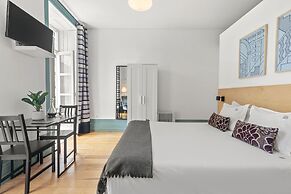 B.Places Apartments