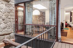 B.Places Apartments