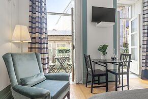 B.Places Apartments