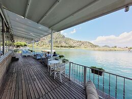 Berg Hotel