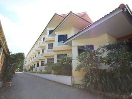 Twin Palms Resort