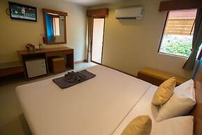 Twin Palms Resort