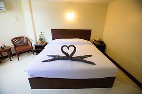 Twin Palms Resort