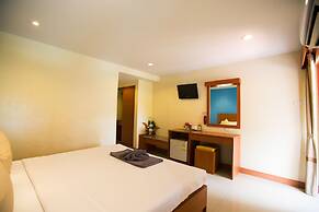 Twin Palms Resort