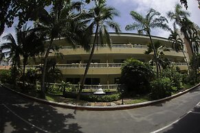 Twin Palms Resort