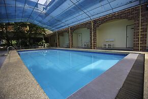 Twin Palms Resort