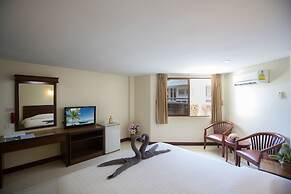 Twin Palms Resort