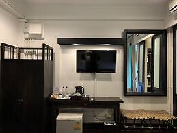 99 The Gallery Hotel