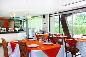 Lasalle Suites Hotel & Residence