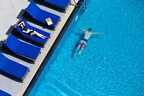 Lasalle Suites Hotel & Residence