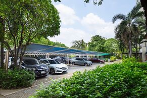 Lasalle Suites Hotel & Residence