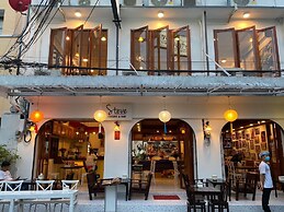 Steve Lady Hostel
