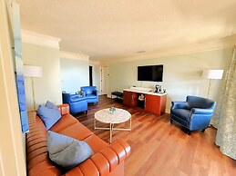 The Bayfront Inn