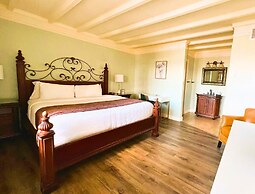 The Bayfront Inn