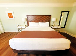 The Bayfront Inn