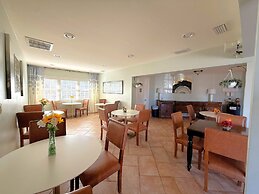 The Bayfront Inn