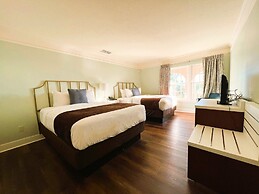 The Bayfront Inn