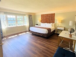 The Bayfront Inn