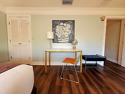 The Bayfront Inn