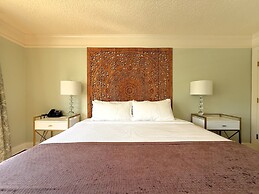 The Bayfront Inn