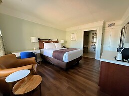 The Bayfront Inn