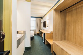 Statesman Hotel
