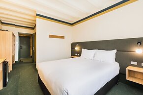 Statesman Hotel