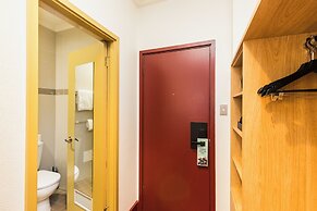 Statesman Hotel