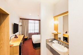 Statesman Hotel