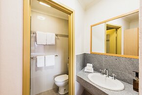 Statesman Hotel