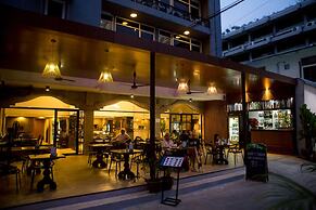 Maxim's Inn