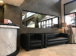 Maxim's Inn