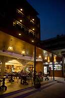 Maxim's Inn
