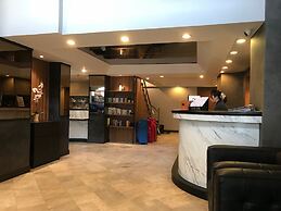 Maxim's Inn
