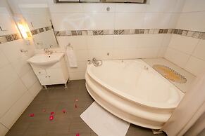 Marble Arch Hotel