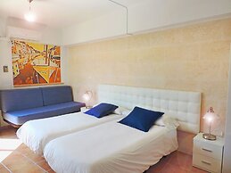 Marblau Hostal
